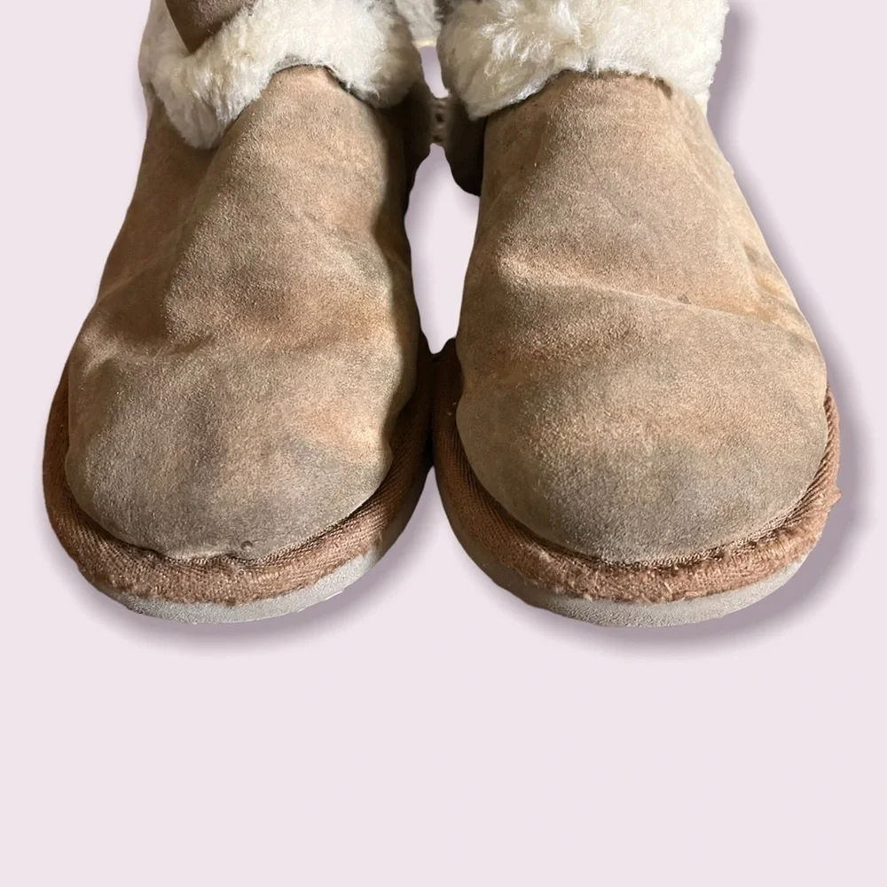 UGG boots toddler little girl short boots Sz 13 brown beige cream winter